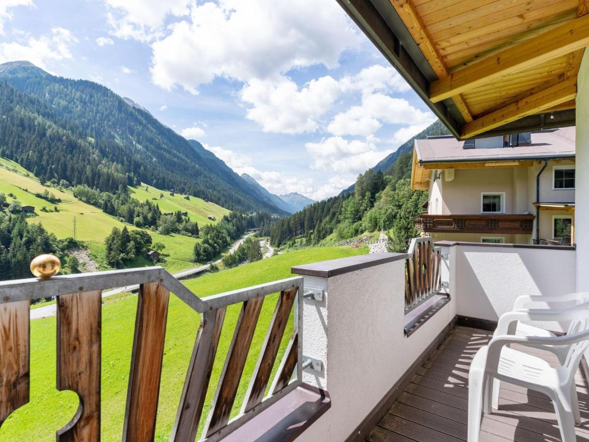 Land On The Kppl Mountain Chains Kappl  Exterior photo